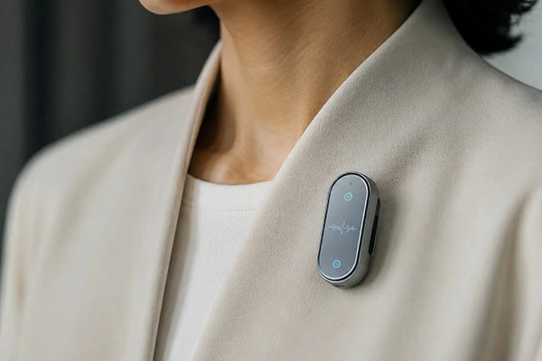 Grey display glass for smart wearable devices